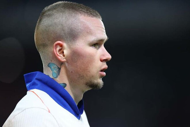 Леоненко розповів, чому Челсі відібрав в Мудрика десятий номер