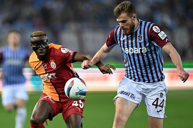 Озвучены оценки Зубкова, Батагова и Сикана за матч против Галатасарая