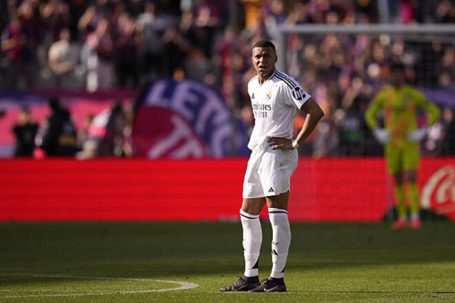 Мбаппе накинувся на гравця Реала після голу Барси. Не обійшлось без мату