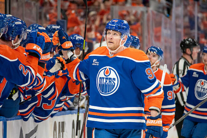 Нападающий Эдмонтона стал в один ряд с Лидстремом и Селянне