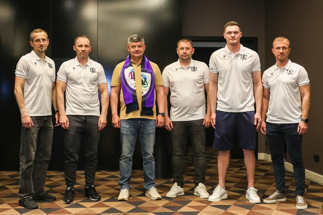 ОФИЦИАЛЬНО. Пономарев определился с тренерским штабом в ЛНЗ