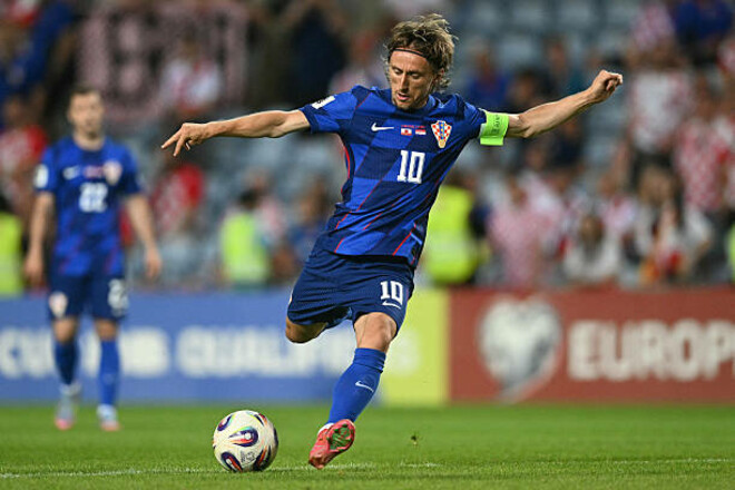 Gibraltar - Croatia - 0: 7. Modric is conducting. Video Heads and Review