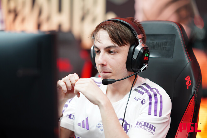 NAVI упали в нижнюю сетку отборочных соревнований к The International 2025