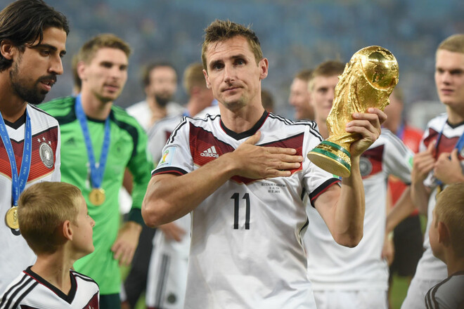 Немецкий снайпер. Мирослав Клозе празднует день рождения