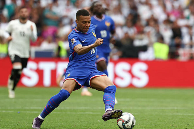 Килиан Мбаппе стал третьим игроком, забившим 50 голов за сборную Франции