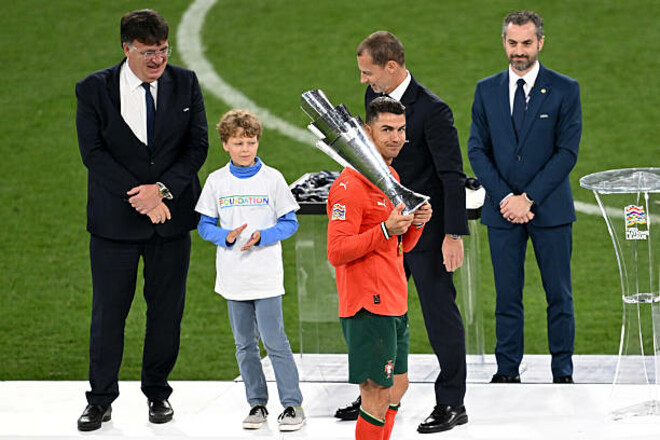 «Оставьте его в покое». Комментарии Роналду после победы в Лиге наций