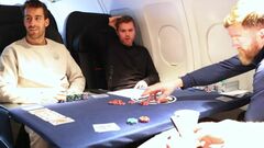 Хоккеист Эдмонтона: «Вздремнуть в самолете непросто из-за шумихи в покере»
