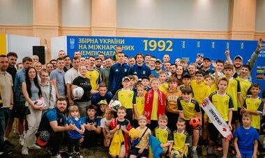 ФОТО. Игроки сборной провели встречу с украинской диаспорой в Канаде