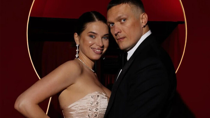 ФОТО. Жена Усика в мини-шортах впечатлила своих поклонников