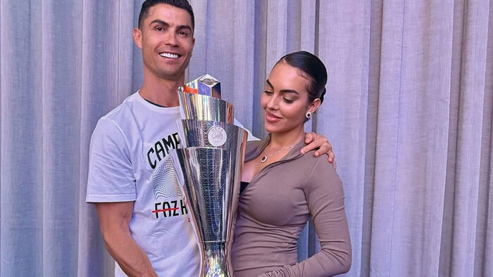 ФОТО. Роналду святкує тріумф у Лізі націй з Джорджиною. Милота дня