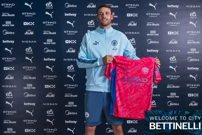 ОФИЦИАЛЬНО. Манчестер Сити оформил трансфер вратаря Челси