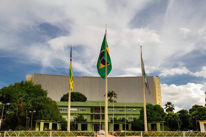 Уряд Бразилії підвищує податки на ставки і вводить збори з облігацій