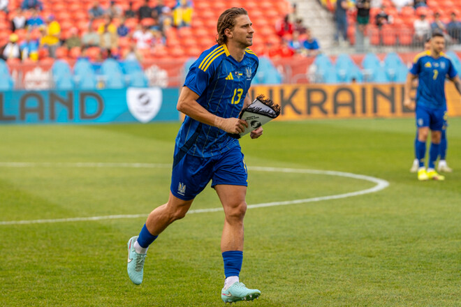 Забарний увійшов до трійки наймолодших капітанів збірної України