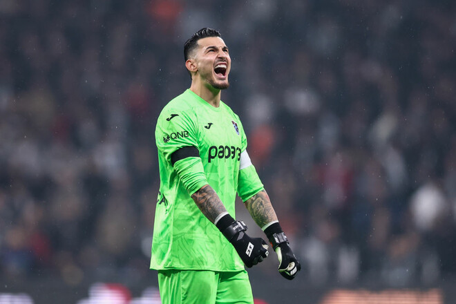 Шахтер вступил в гонку за 29-летним вратарем Трабзонспора и сборной Турции