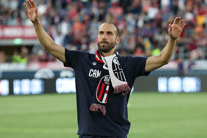OFFICIALLY. Bologna has signed a new contract with a 37-year-old defender