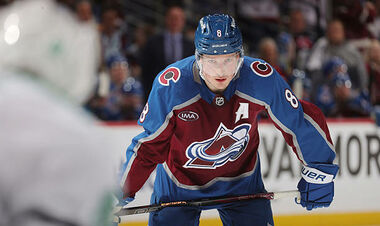 Закинув 30 шайб. НХЛ визначила найкращого захисника сезону