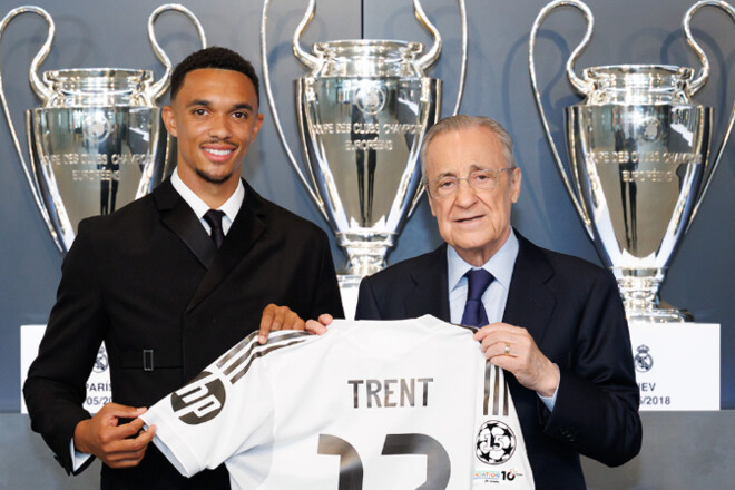 ФОТО. Реал представил Трента Александер-Арнольда