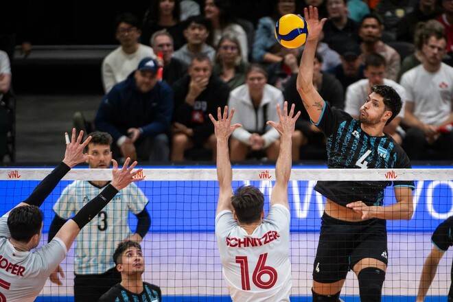 Лига наций. Аргентина вырвала победу над Канадой в пяти сетах