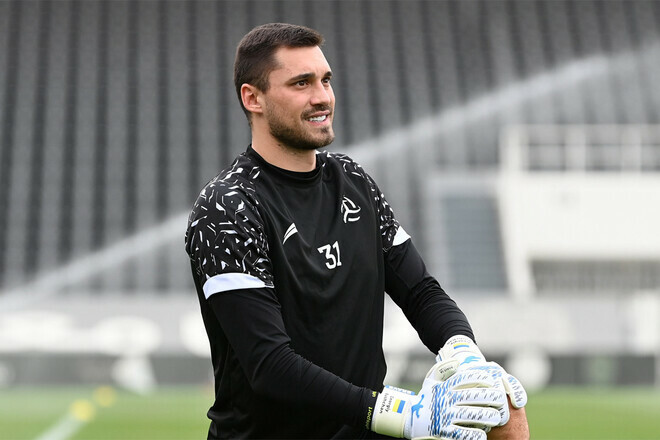 Известна оценка Бущана за матч с чемпионом Азии