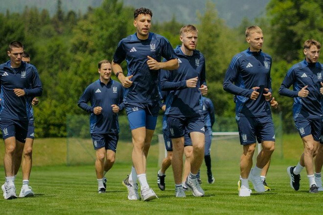 ФОТО. Збірна U-21 після матчу: два тренування та поділ на дві групи