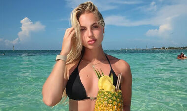 ФОТО. Одна з найкрасивіших футболісток – в одному купальнику