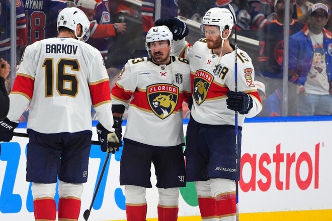 VIDEO. Incredible veteran game. Have 6 pucks in the final NHL series