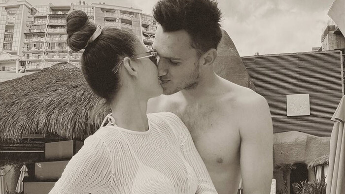 ФОТО. Футболистка Металлиста 1925 и вратарь Шахтера встречаются