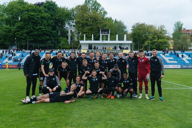 Шесть футболистов покинут клуб, который боролся за выход в Премьер-лигу