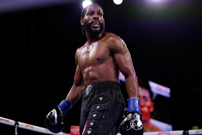 Енді Крус став претендентом на титул, який залишив Ломаченко