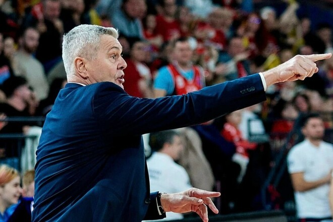 Главный тренер сборной Украины прекратил сотрудничество с румынским клубом