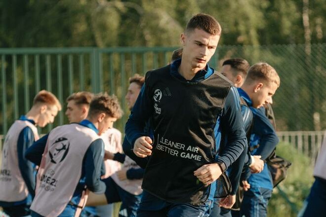 ФОТО. Украинская молодежка провела заключительную тренировку перед битвой