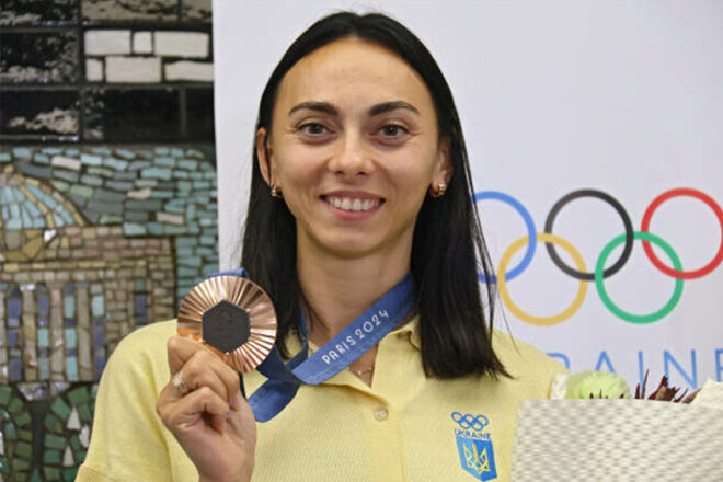 Українська легкоатлетка переночувала з новонародженою дитиною на парковці