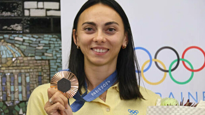 Украинская легкоатлетка переночевала с новорожденным ребенком на парковке