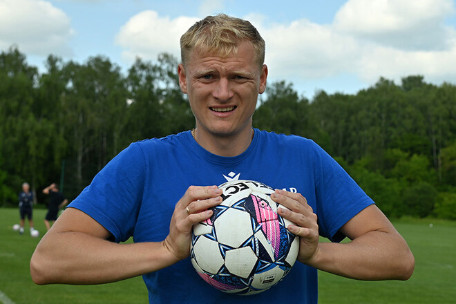 ОФИЦИАЛЬНО. Экс-футболист Карпат, Оболони, сборной Украины завершил карьеру