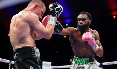 Чемпіон світу та кривдник українця відмовився від титулів WBA та IBF