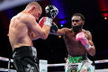 Чемпіон світу та кривдник українця відмовився від титулів WBA та IBF