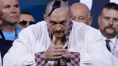 Усик назвал супертяжа, который станет абсолютным чемпионом мира после него