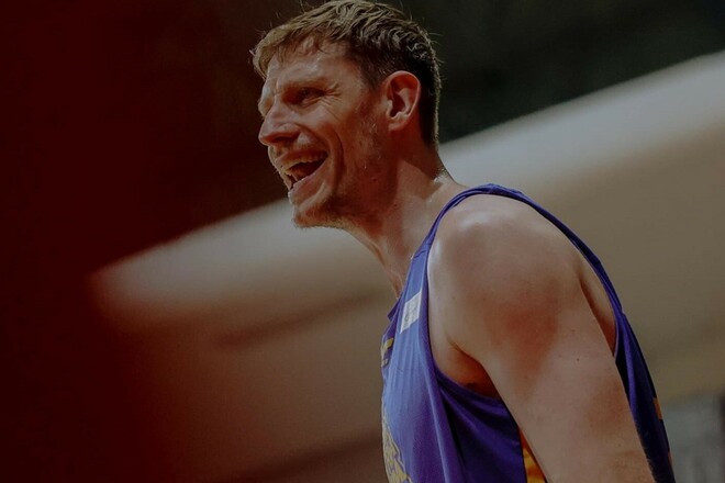 Пустовий та Ковальов пройшли до стадії плейоф чемпіонату Індонезії