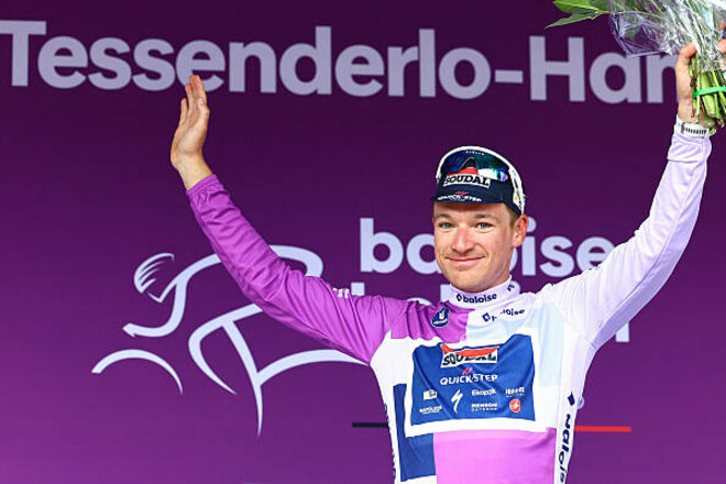 Тур Бельгии 2025. Индивидуальную разделку выиграл Итан Хейтер