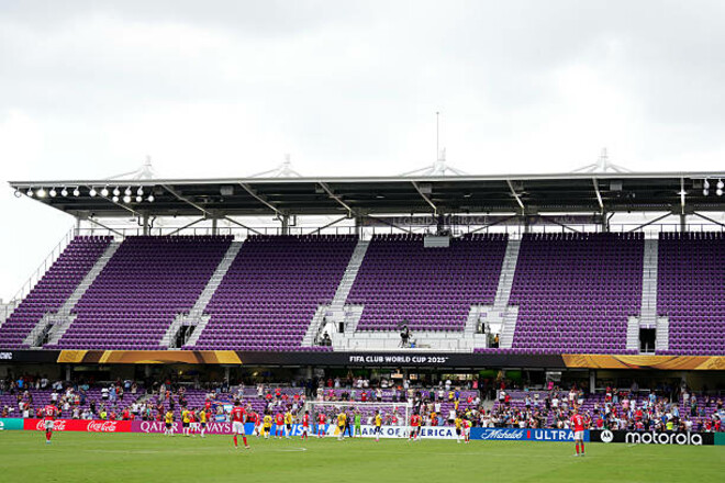 Матч Бенфика – Окленд приостановлен после первого тайма. Известна причина