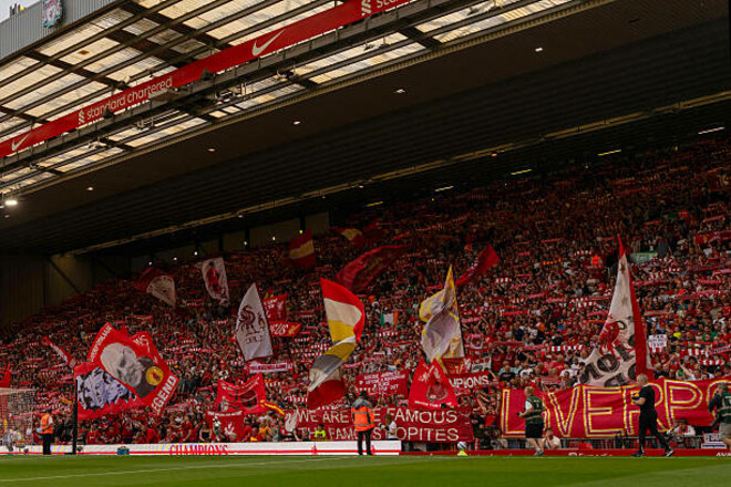 «Улыбнитесь, чемпионы». Фанаты Ливерпуля поиздевались над Арсеналом