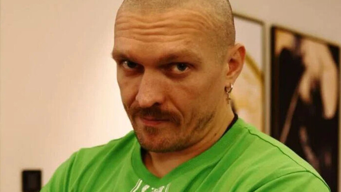 Александр Усик поделился фото с мамой. Поздравил с Днём матери