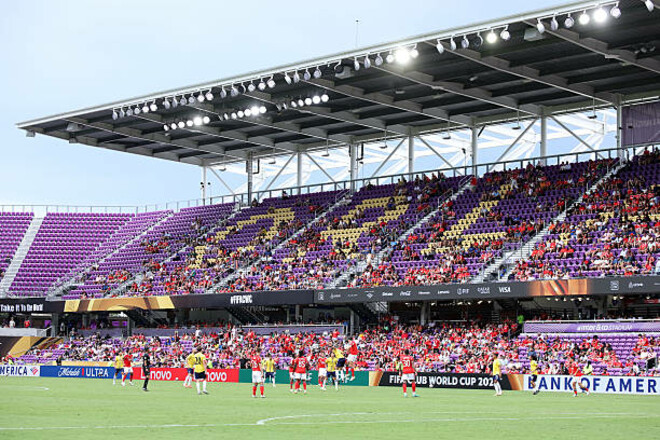 Что это было? В матче Бенфика – Окленд игрок устроил истерику из-за замены