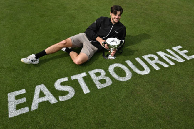 Четвертая ракетка мира попытается защитить титул в британском Истборне