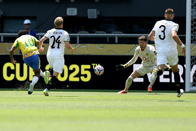 ВИДЕО. Горячий старт в Цинциннати. Мамелоди и Боруссия Д обменялись голами