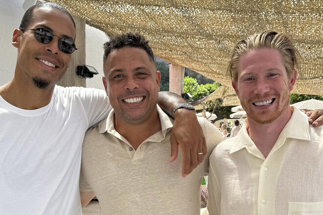 ФОТО. Что за встреча! Роналдо встретился с Де Брюйне и ван Дейком