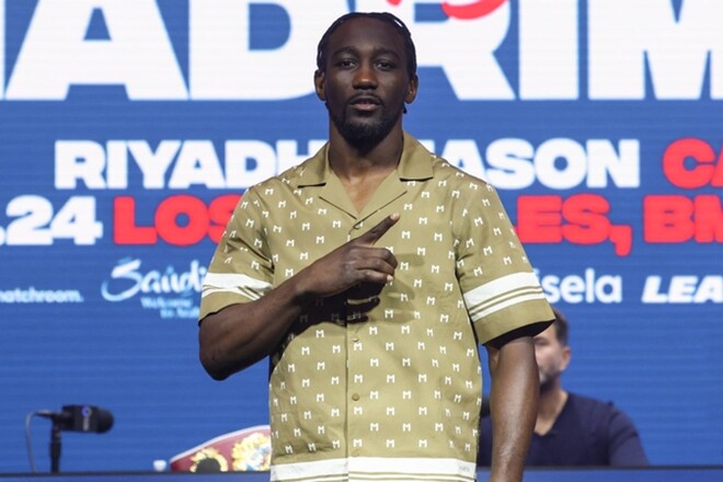 Terence Crawford called two legends that Usik never compares