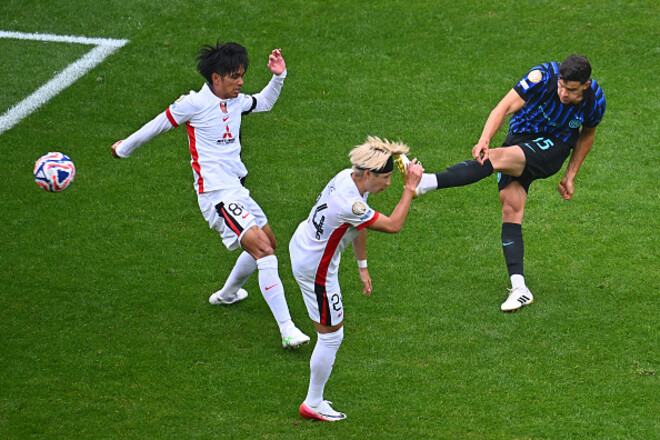 ВИДЕО. Как Карбони принес Интеру победу над Уровой на 90+2-й минуте