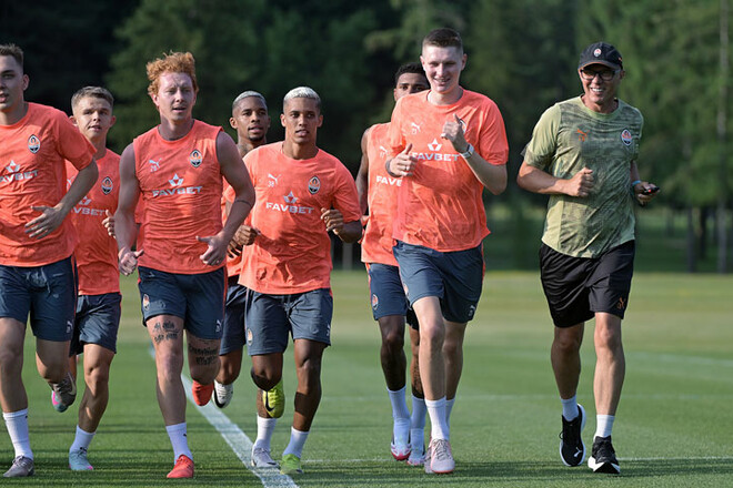 Сколько получает Матвиенко? Что у легионеров? Раскрыты зарплаты в Шахтере