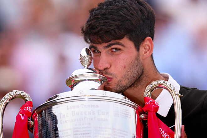 К защите Уимблдона готов: Алькарас покорил Лондон сразу после Ролан Гаррос